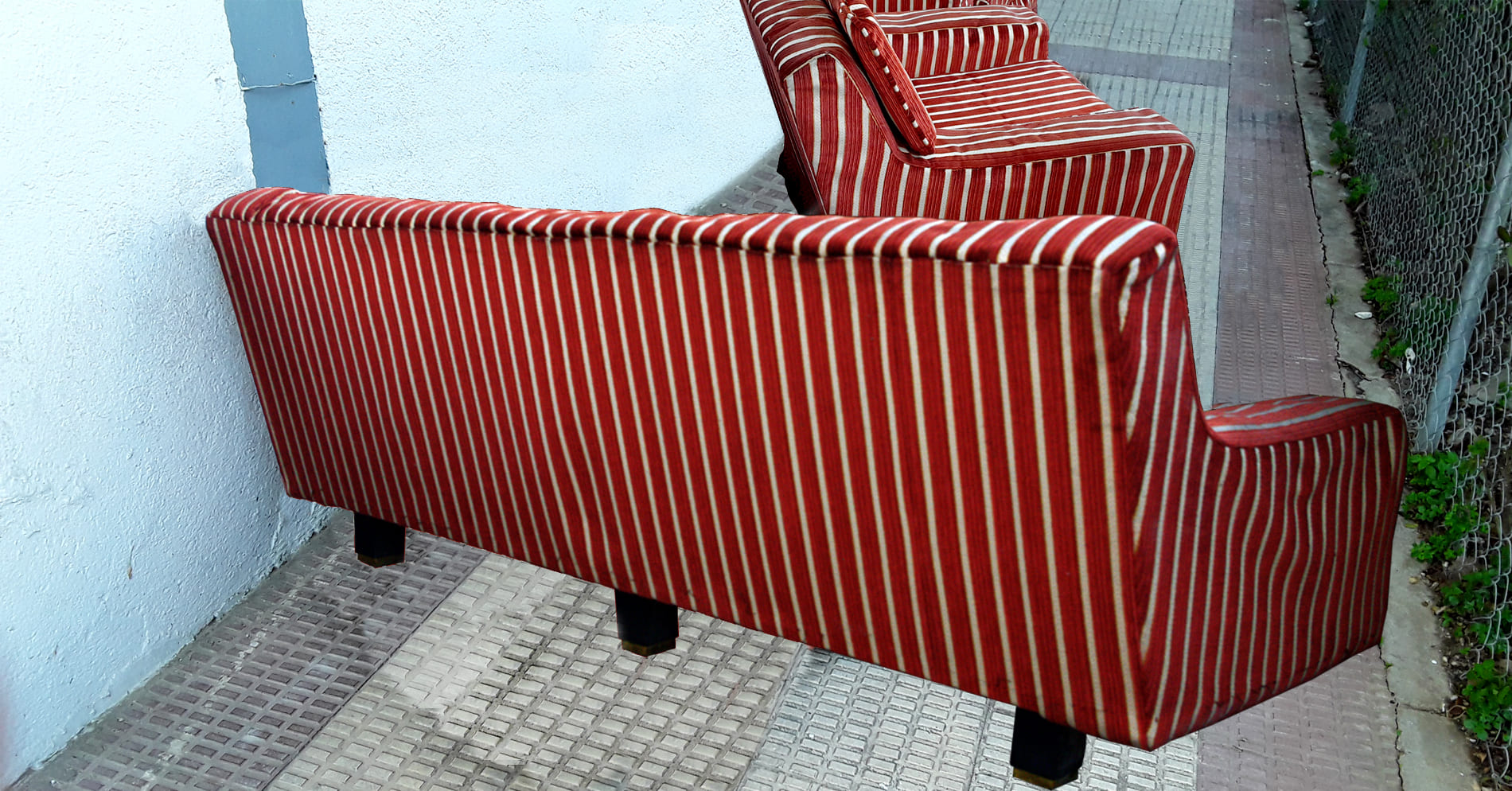 Tresillo de los años 60 con terciopelo original | Vista trasera del sofá